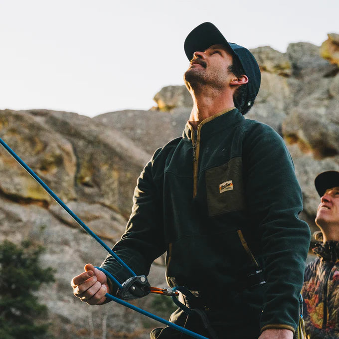 Free Range Fleece Pullover "Antique Black"
