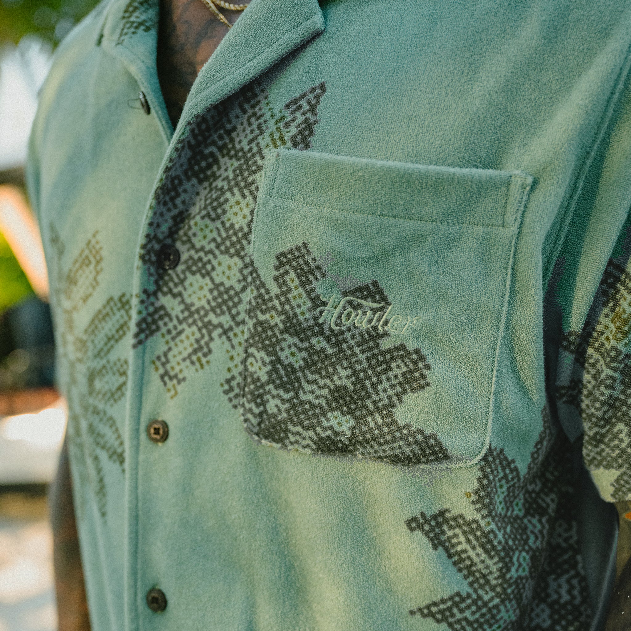 Palapa Terry Shirt "Sunflower Pixels : Granite Green"